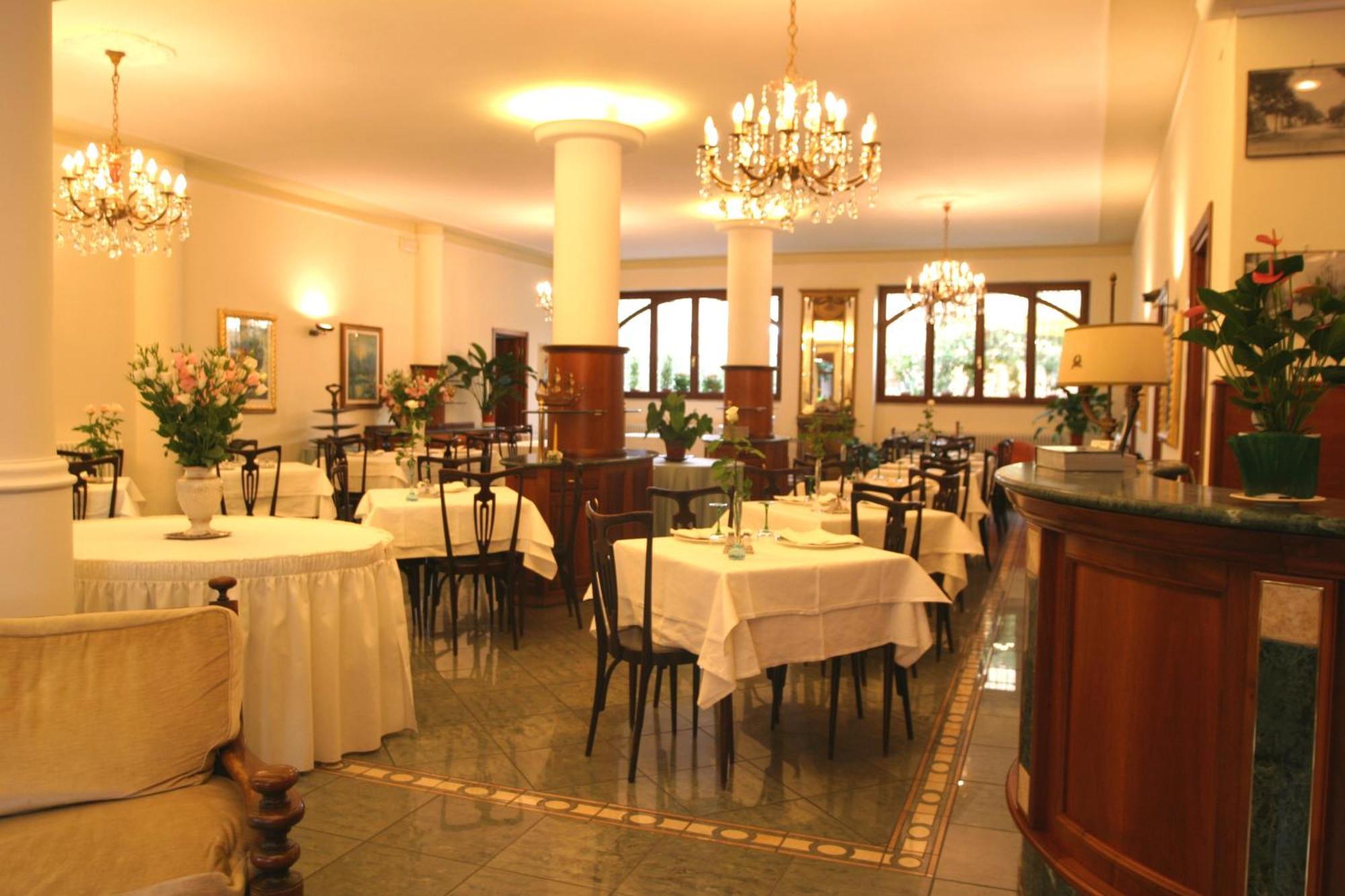 Hotel Pescetto ألبينغا المظهر الخارجي الصورة