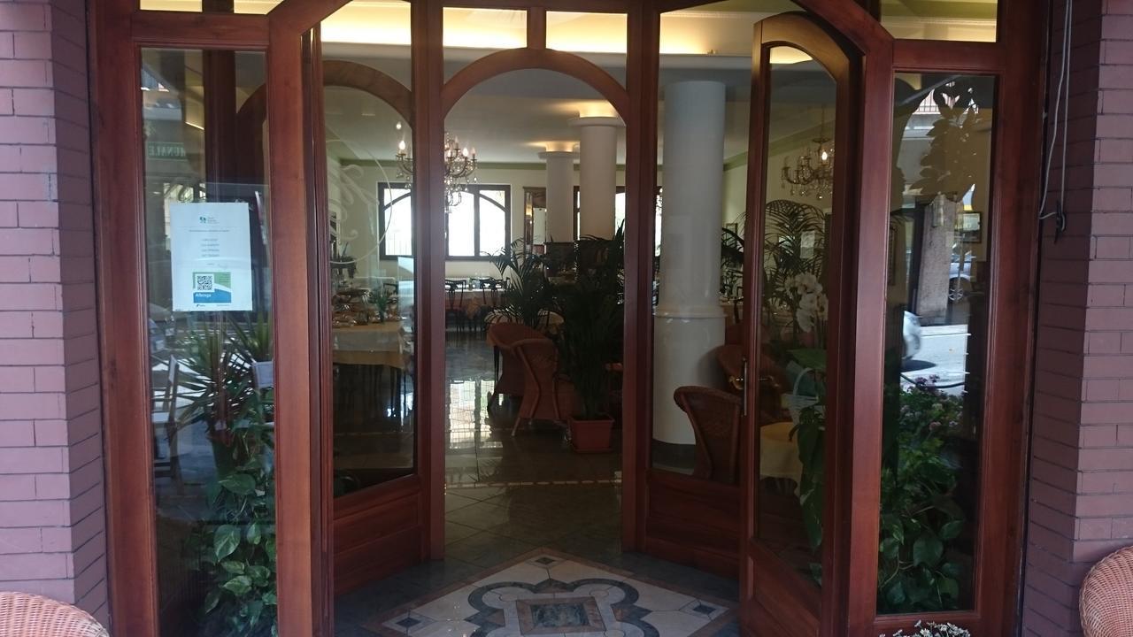Hotel Pescetto ألبينغا المظهر الخارجي الصورة