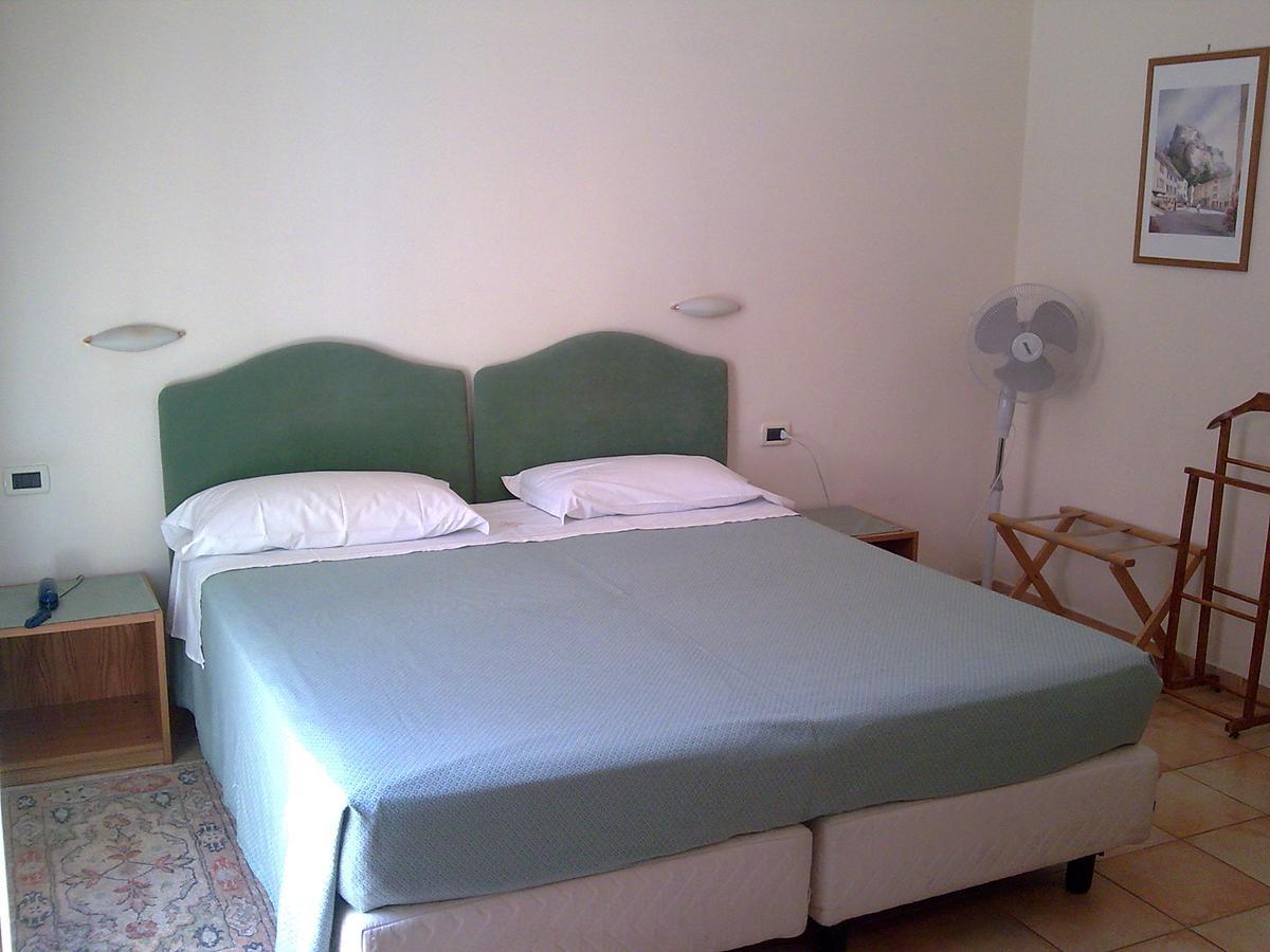 Hotel Pescetto ألبينغا المظهر الخارجي الصورة