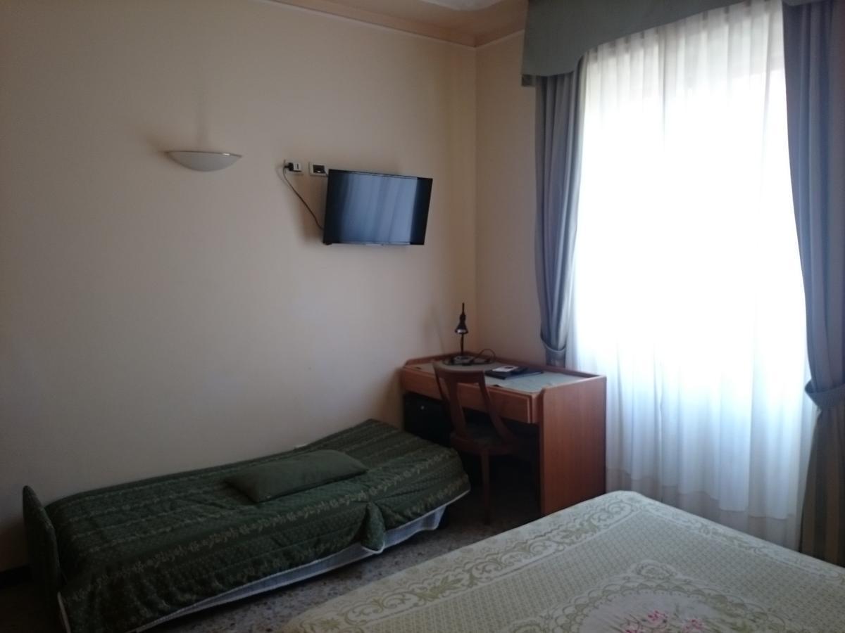 Hotel Pescetto ألبينغا المظهر الخارجي الصورة