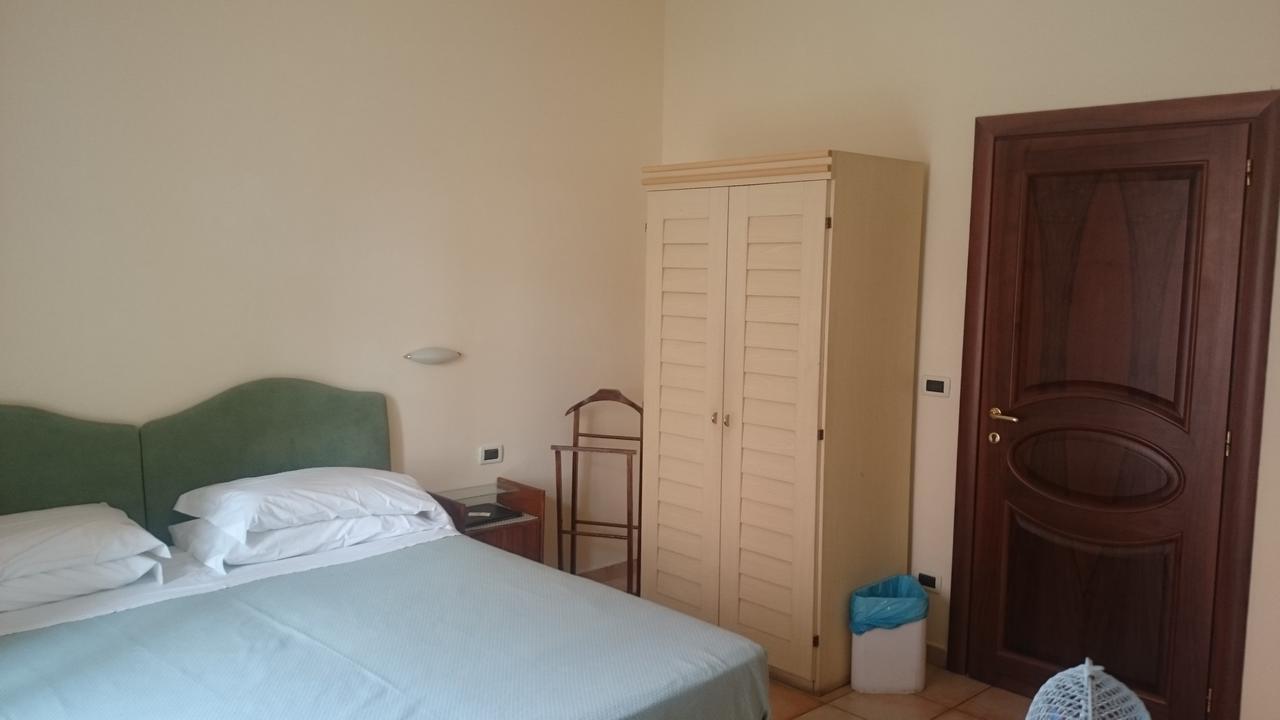 Hotel Pescetto ألبينغا المظهر الخارجي الصورة